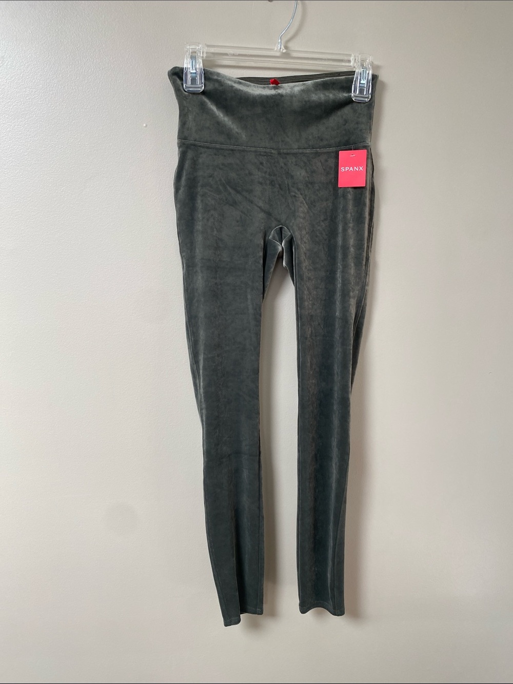 NWT SPANX Green Velvet Leggings size medium